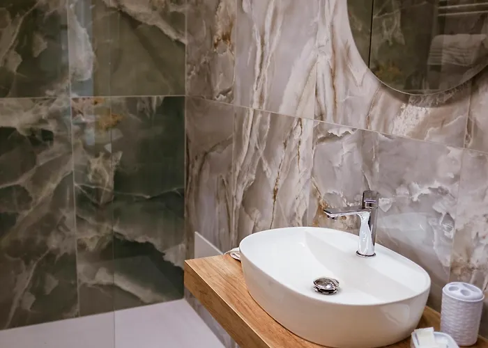 Alojamento de Acomodação e Pequeno-almoço Lm Crosia 3*